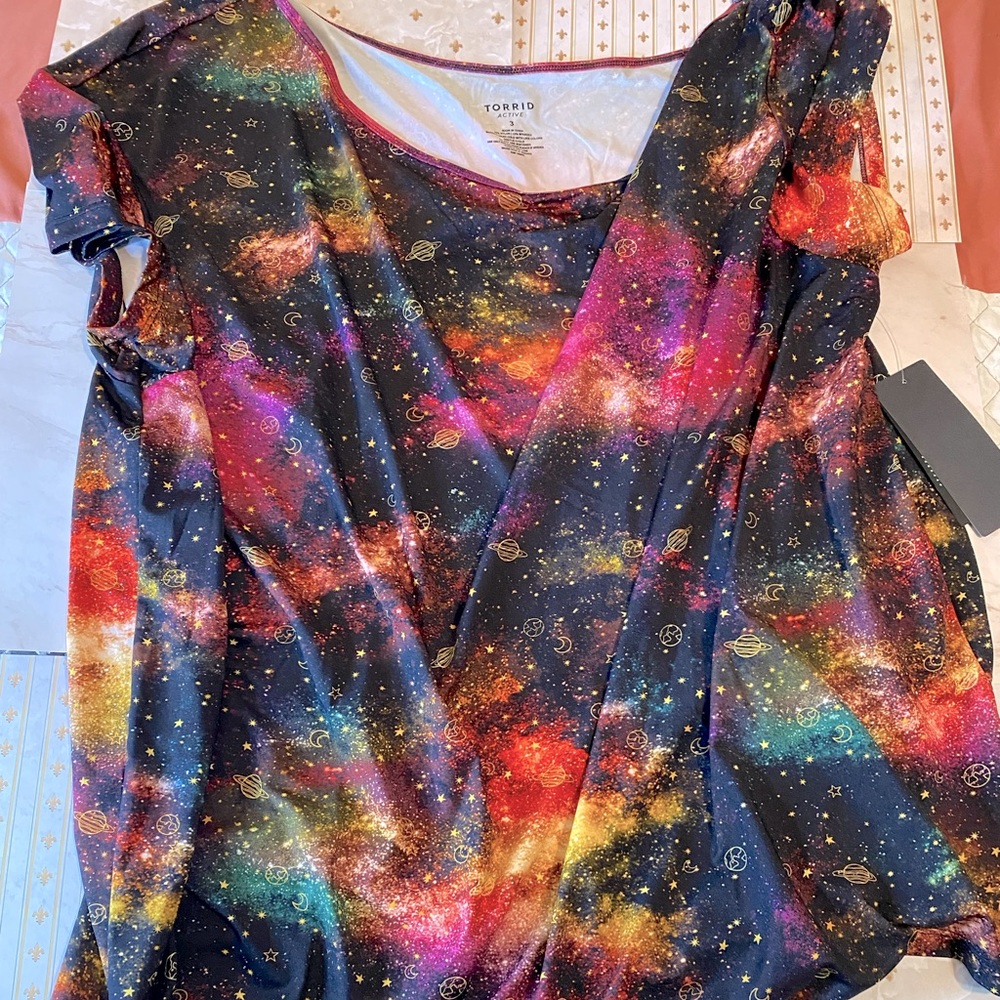 NWT Torrid Size 3 Galaxy Active Top